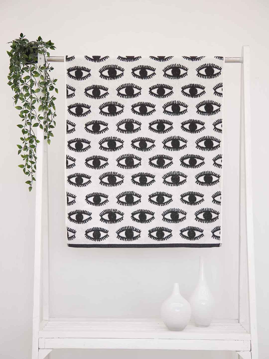 

Ariana Black & White Printed 600 GSM Reversible Cotton Bath Towel