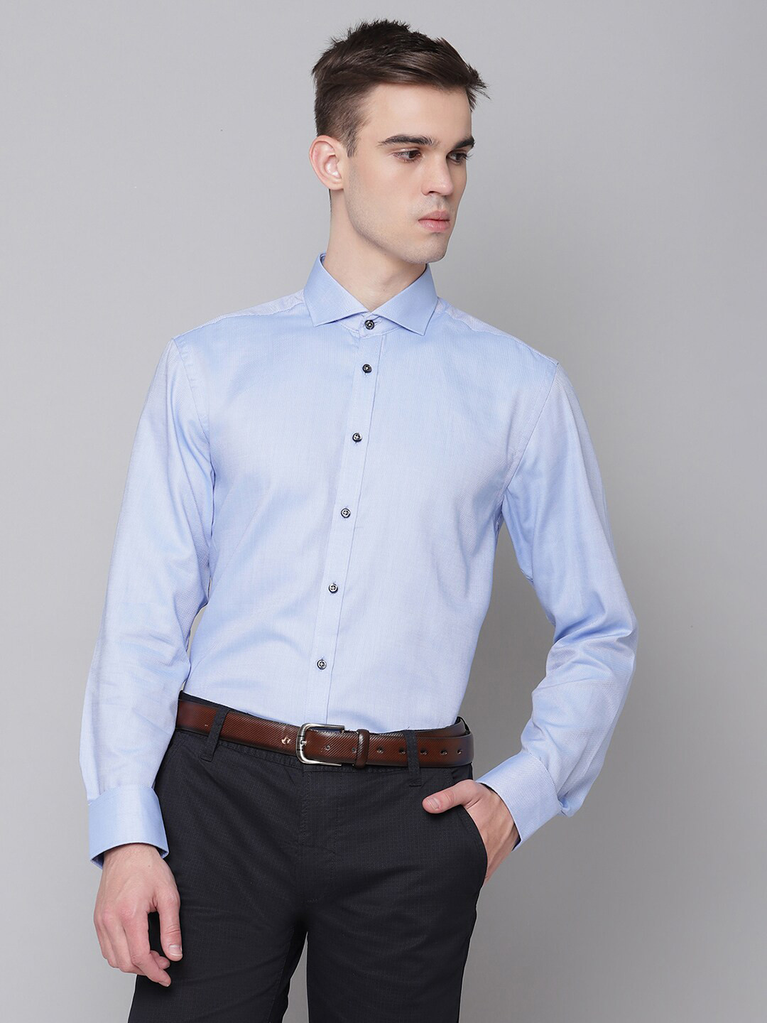 

Bruun & Stengade Men Blue Slim Fit Pure Cotton Cutaway Collar Casual Shirt