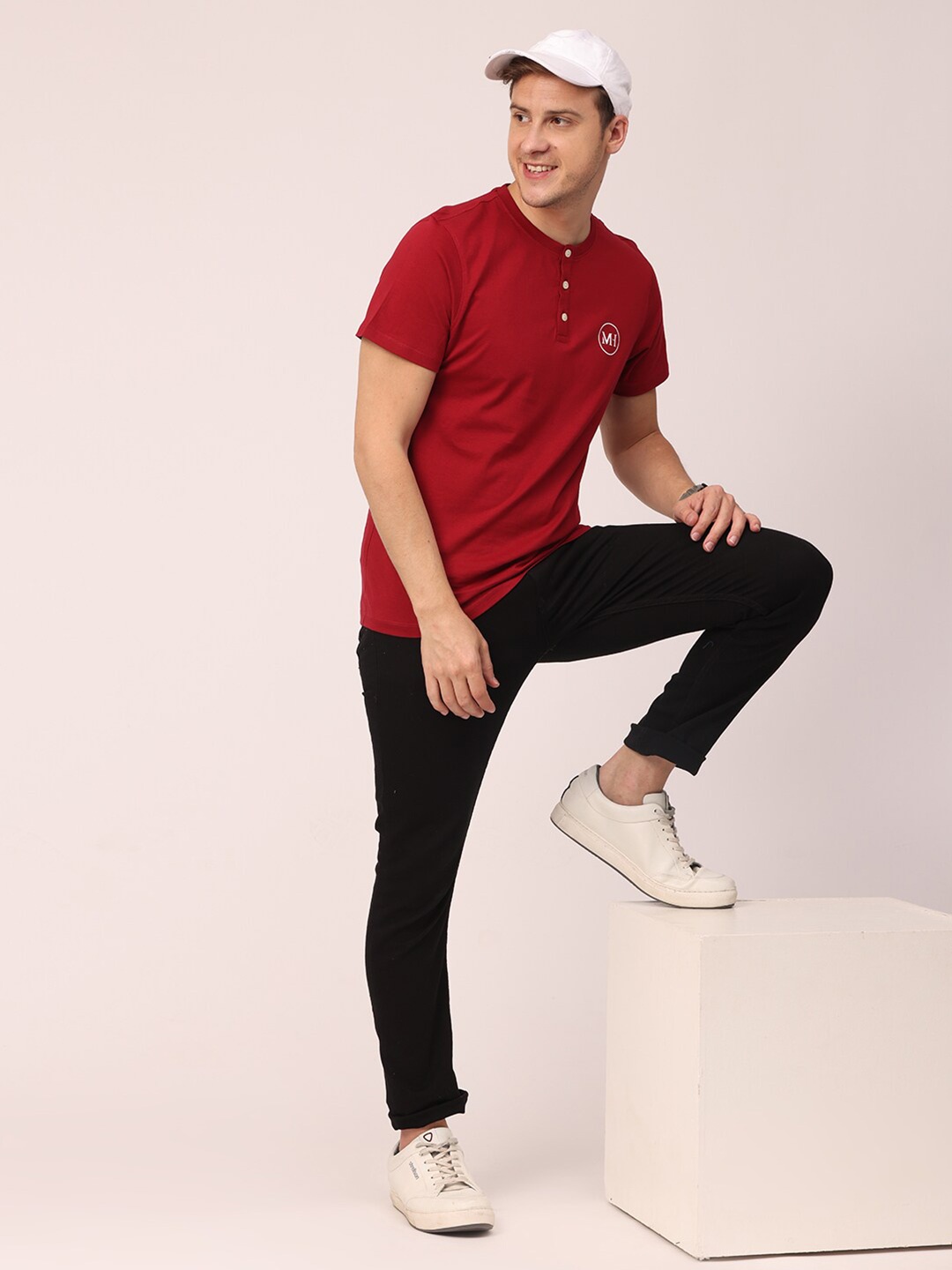 

Mast & Harbour Men Red Solid T-shirt