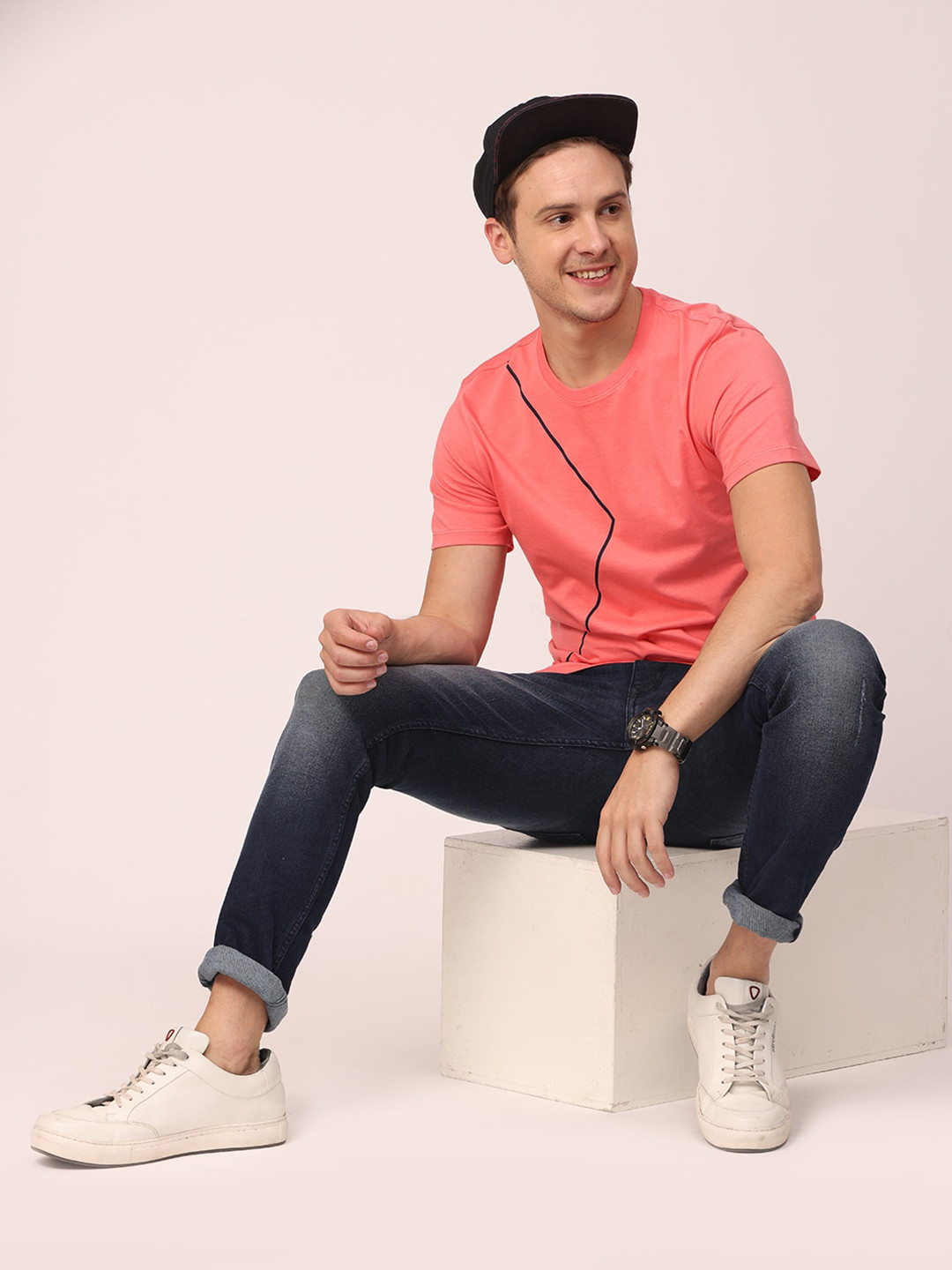 

Mast & Harbour Men Pink & Black T-shirt