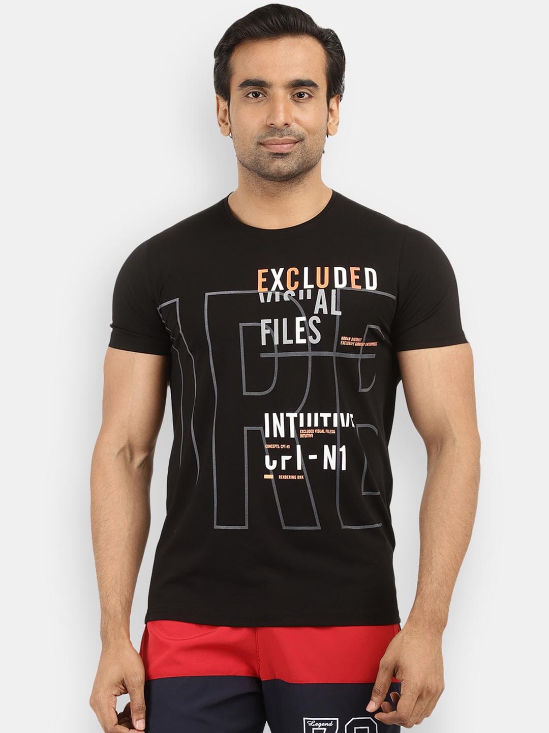 

V-Mart Men Black Typography Printed Raw Edge Slim Fit T-shirt
