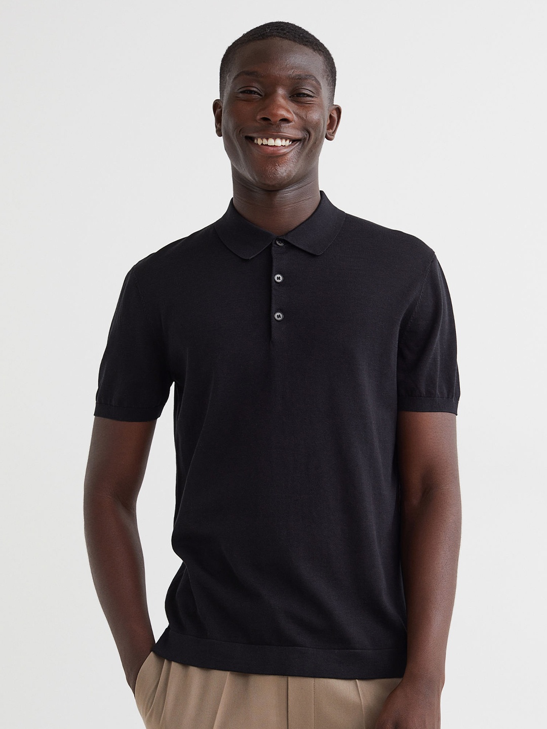 

H&M Men Black Slim Fit Silk-Blend Polo Shirt