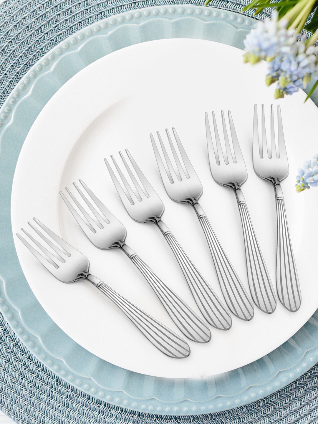 

Athome by Nilkamal Silver Set Of 6 Arias Fiesta Dinner Fork Set