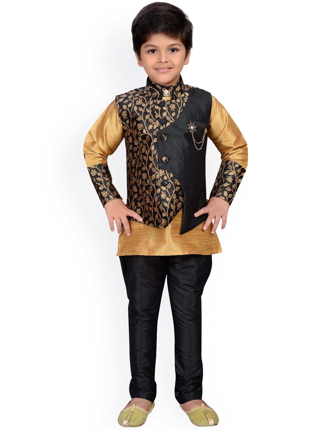 

Aj DEZInES Boys Black Solid Mandarin Collar Straight Kurta with Pyjamas & Waistcoat