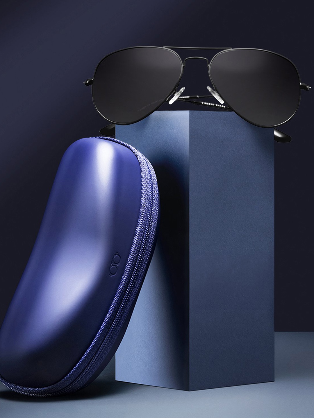 

Vincent Chase by Lenskart Unisex Grey Lens & Black Wayfarer Sunglasses with Polarised and UV Protected Lens