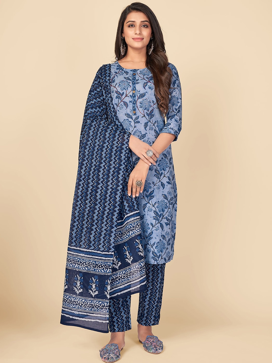 

Vbuyz Women Blue Panelled Sequinned Pure Cotton Kurta with Trousers & With Dupatta