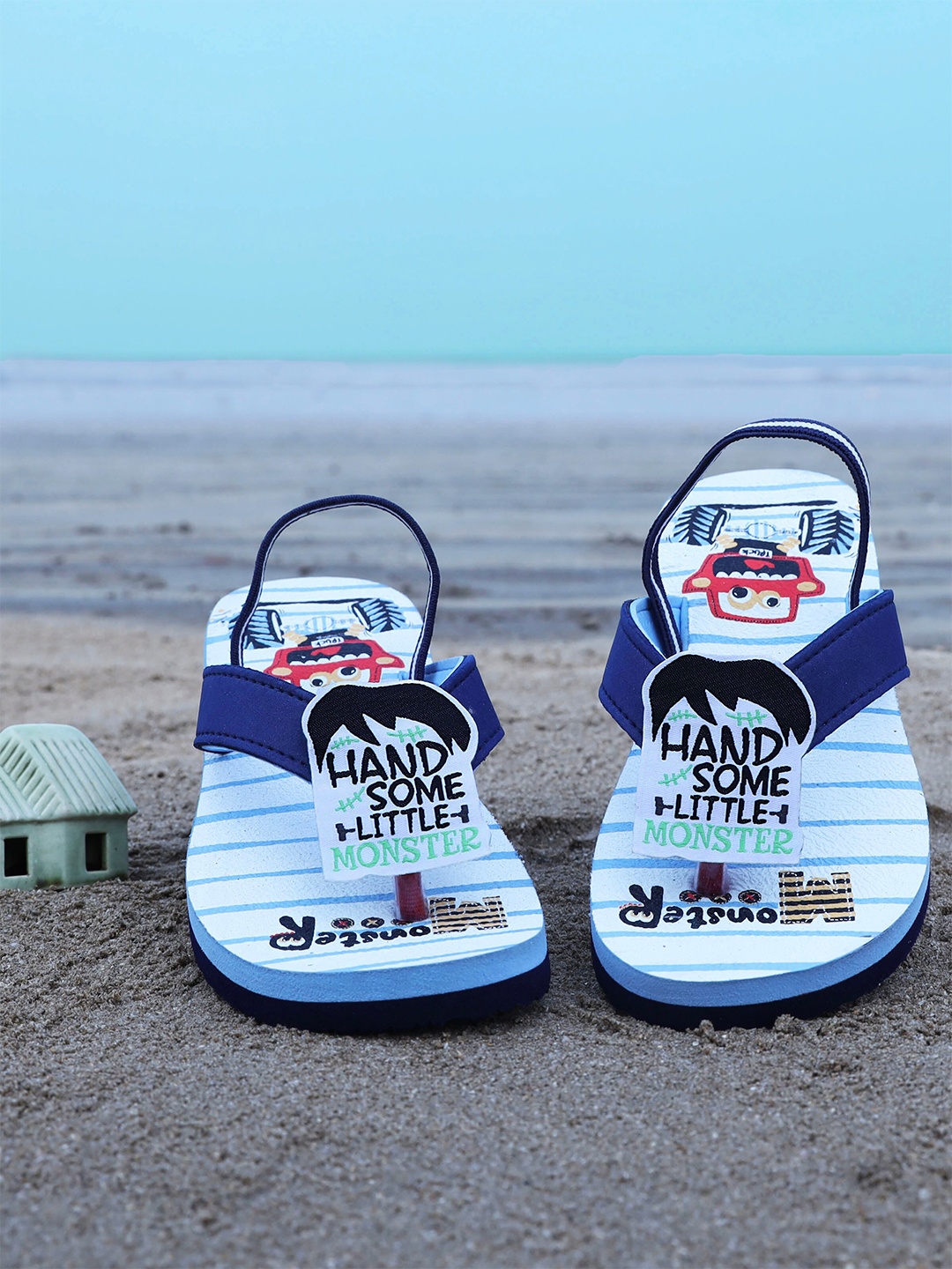 

DChica Boys White & Blue Printed Thong Flip-Flops