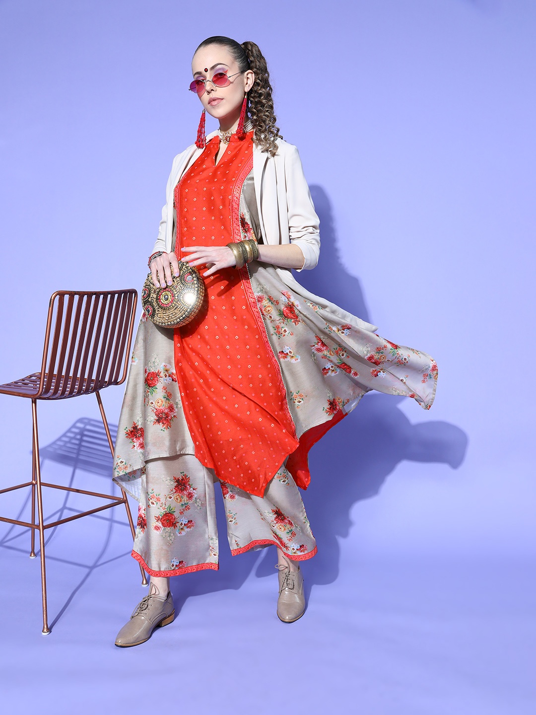 

Ahalyaa Floral Chanderi Nuovo Sleeves Kurta Set, Grey
