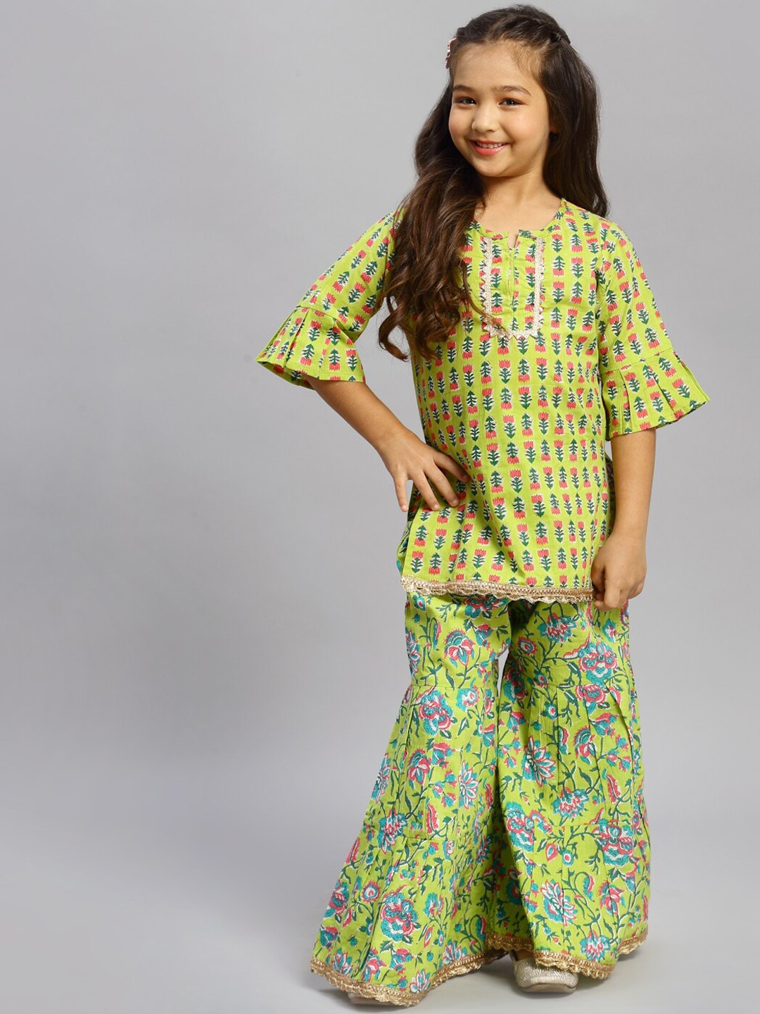 

NISHAB Girls Green & Pink Pure Cotton Floral Print Kurta with Sharara & Dupatta