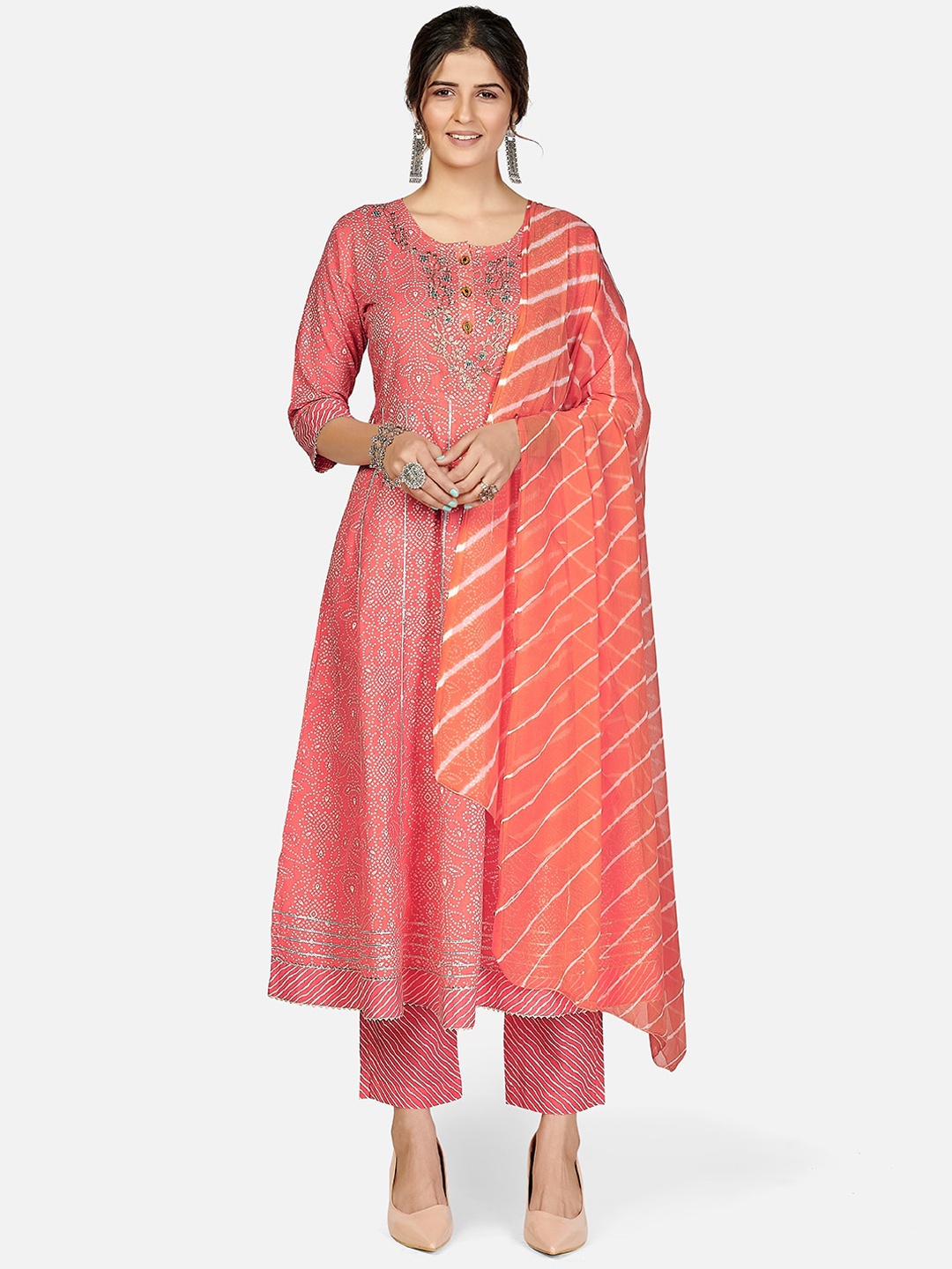 

Vbuyz Women Pink Floral Embroidered Layered Thread Work Pure Cotton Kurta Set