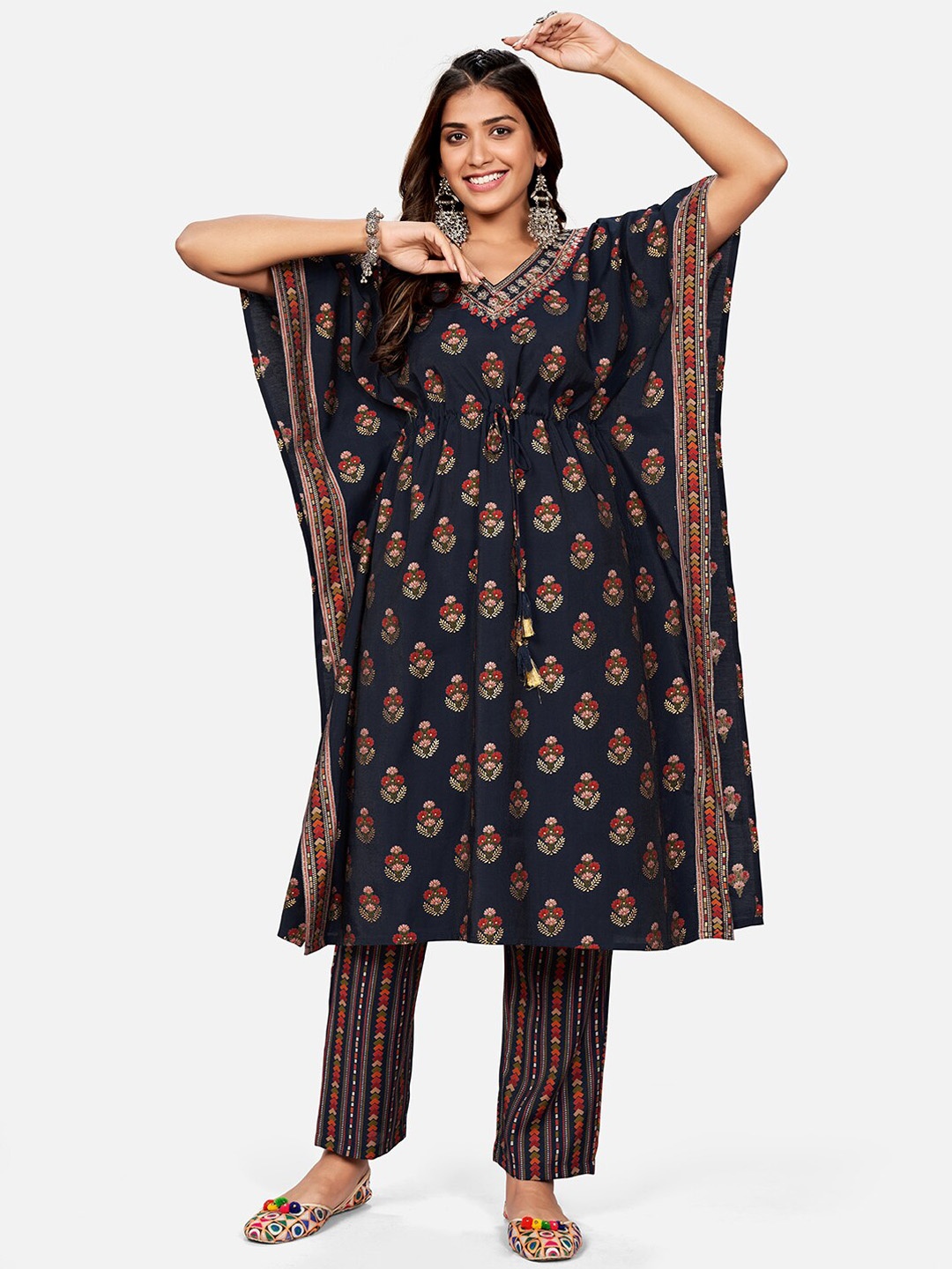 

Vbuyz Women Blue Ethnic Motifs Printed Thread Work Kurti with Trousers