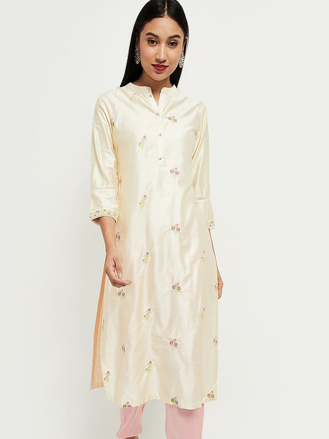 

max Women Off White Floral Thread Work Kurta