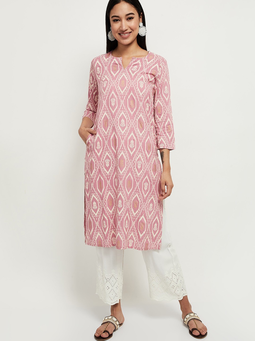 

max Women Pink & White Geometric Printed Kurta