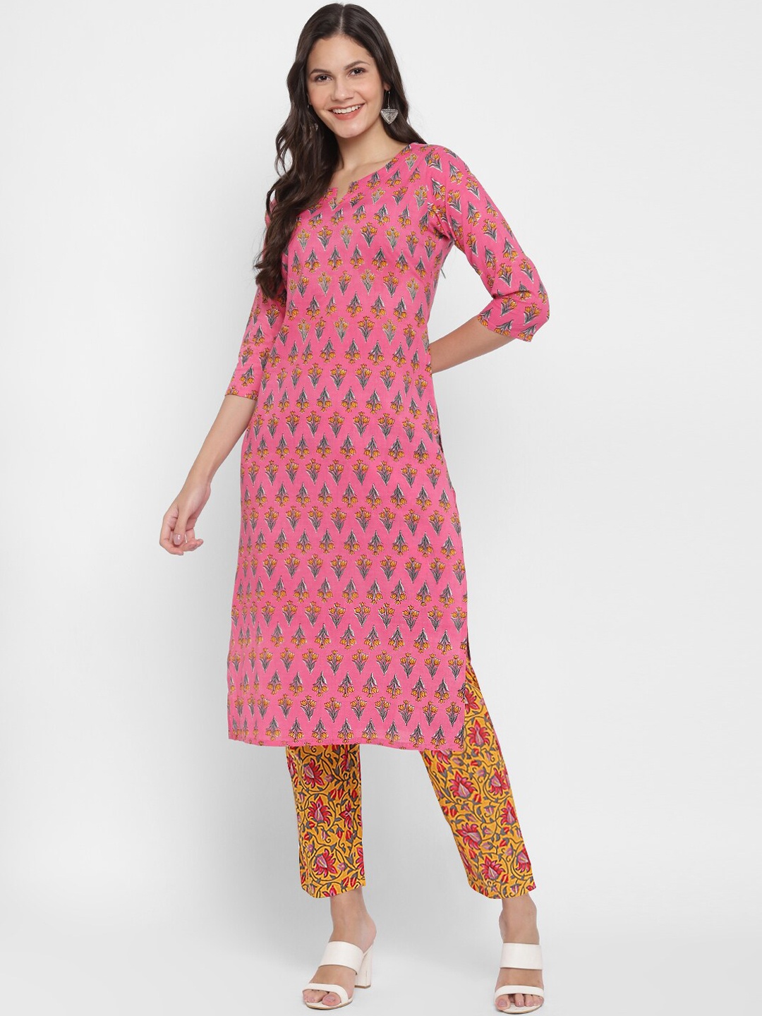 

Vbuyz Women Pink & Mustard Floral Printed Pure Cotton Kurti with Trousers