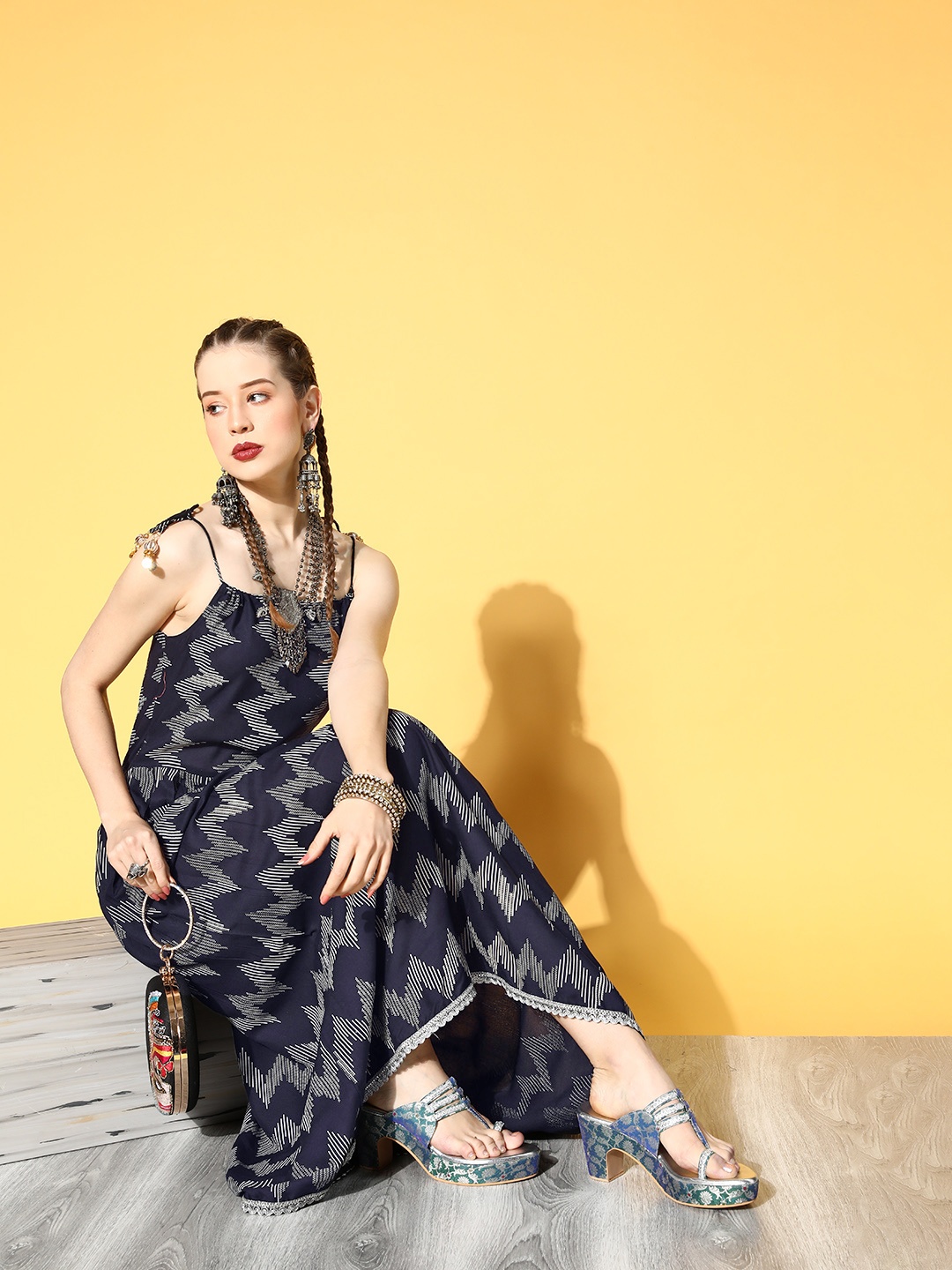

mokshi Navy Blue & White Ethnic Printed Maxi Dress