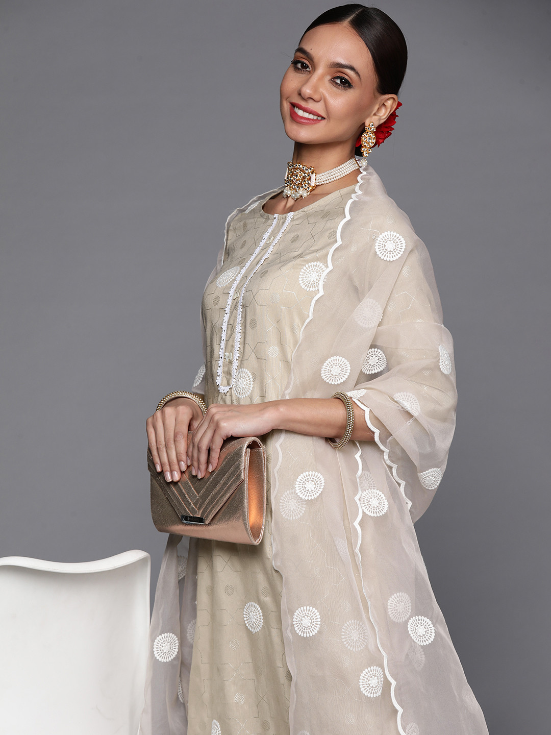 

Indo Era Women Beige & White Foil Print Thread Work Straight Kurta Trousers Dupatta