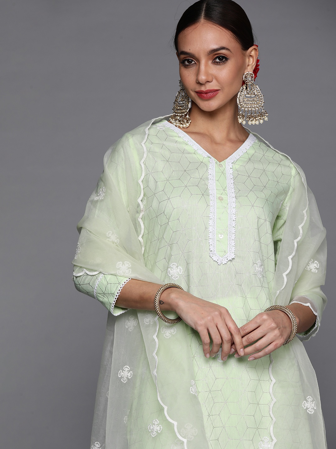 

Indo Era Women Green & Silver Geometric Foil Printed Straight Kurta with Trousers Dupatta