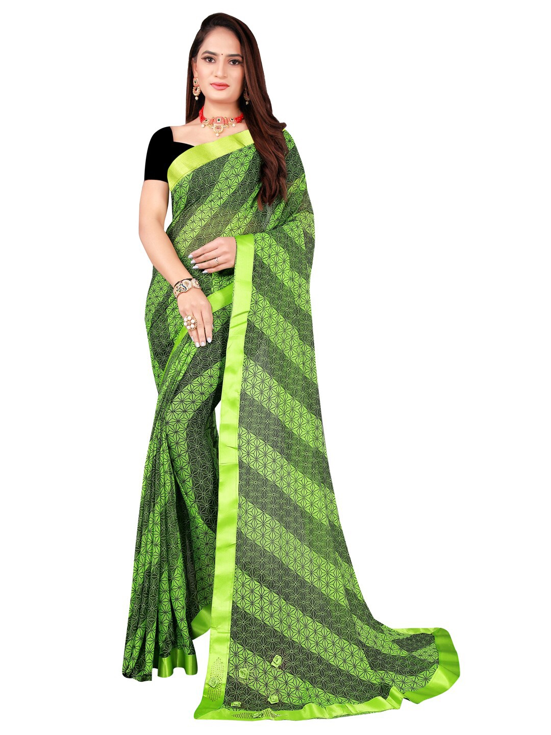 

Florence Green & Black Ethnic Motifs Art Silk Saree
