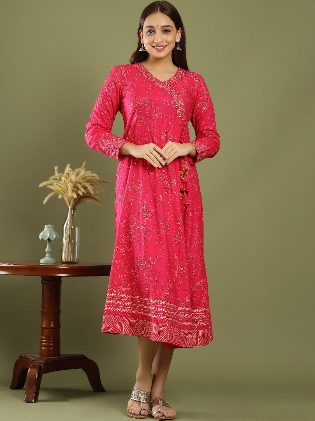 

KEEP CART Women Pink Ethnic Motifs Printed Thread Work Kurta