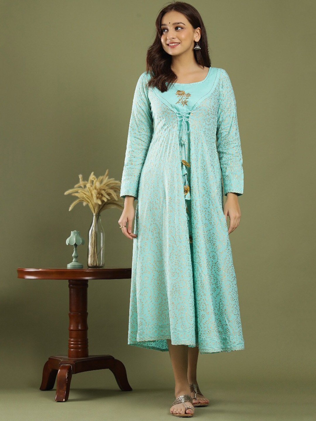

KEEP CART Women Blue Ethnic Motifs Flared Sleeves Thread Work Anarkali Kurta