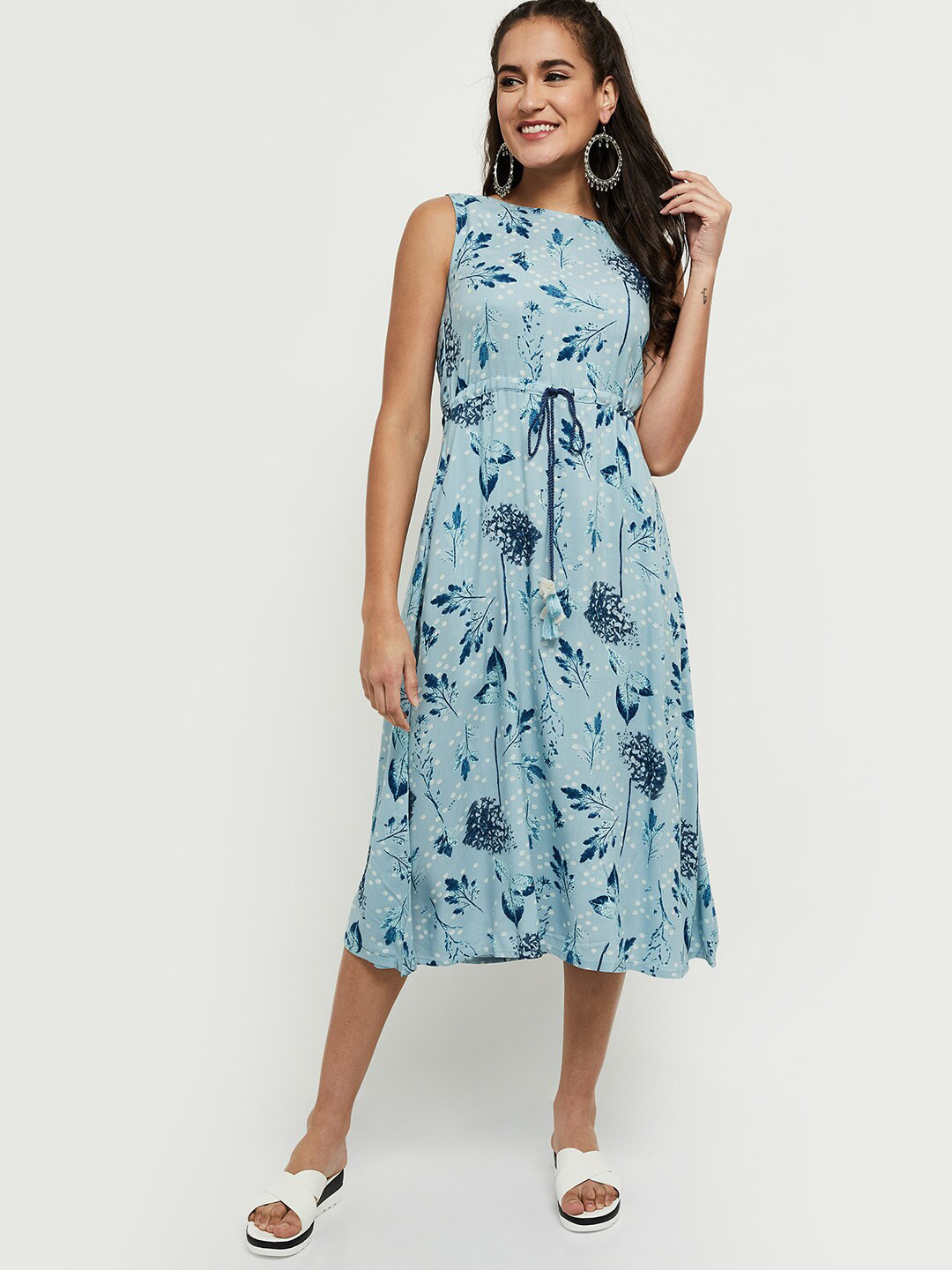 

max Blue Floral Midi Dress