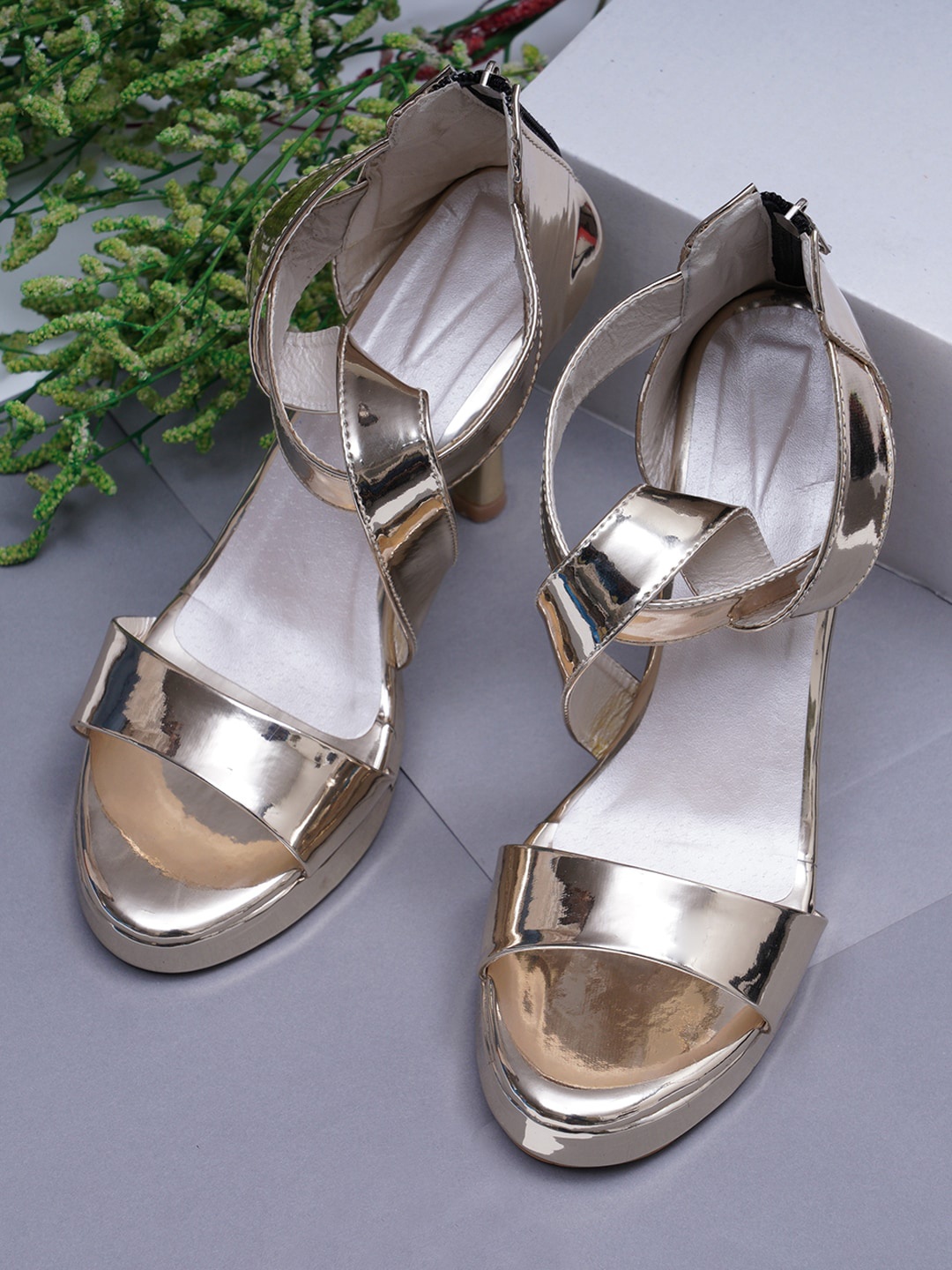 

Misto Gold-Toned Glossy Finish Stilettos with Criss-Cross Detail