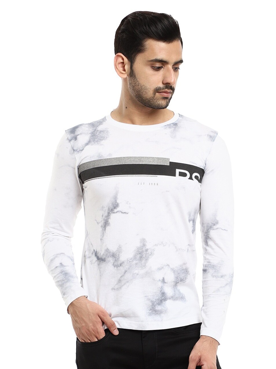 

V-Mart Men White & Black Pure Cotton Striped Slim Fit T-shirt