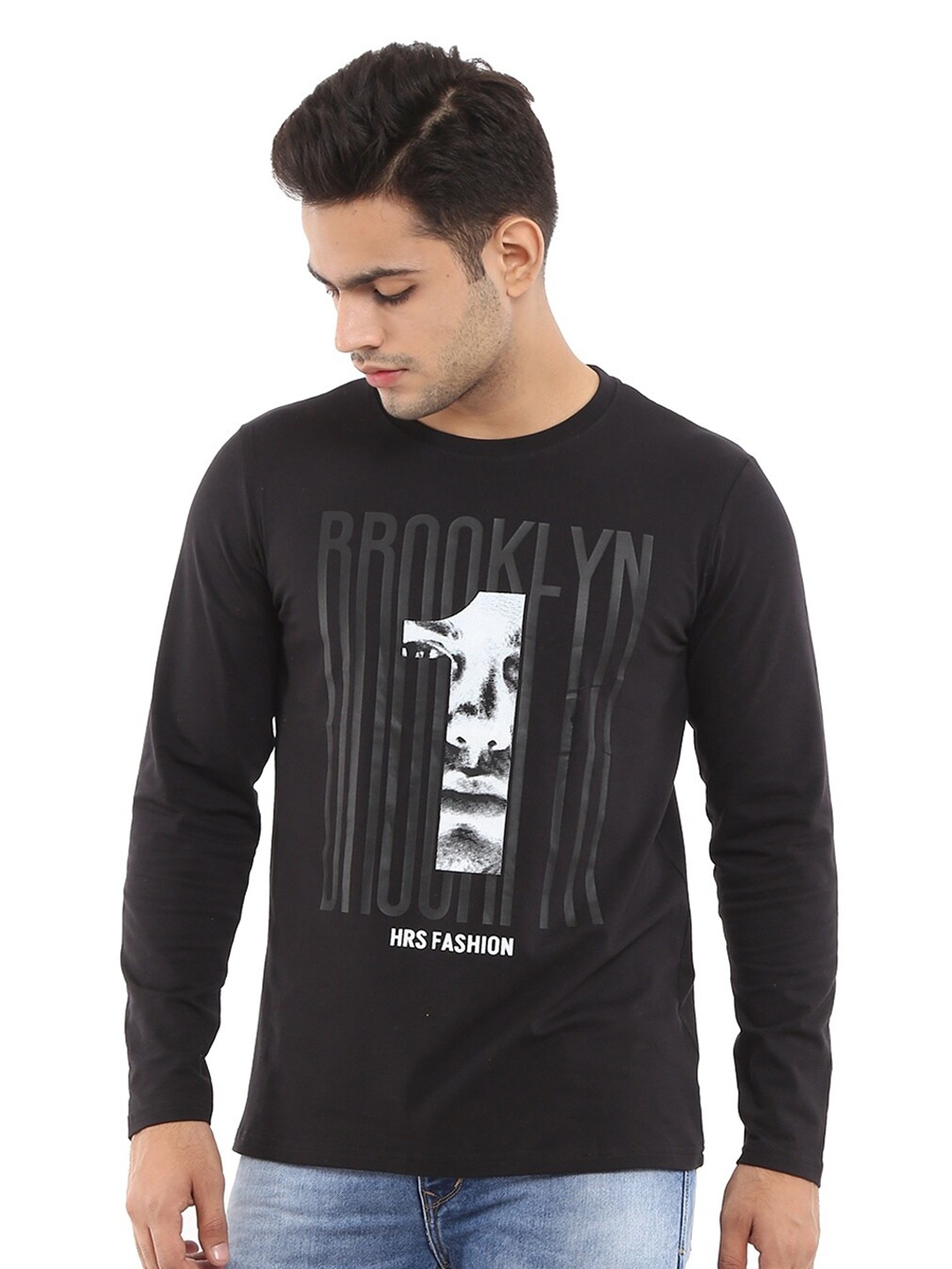 

V-Mart Men Black Typography Printed Slim Fit T-shirt