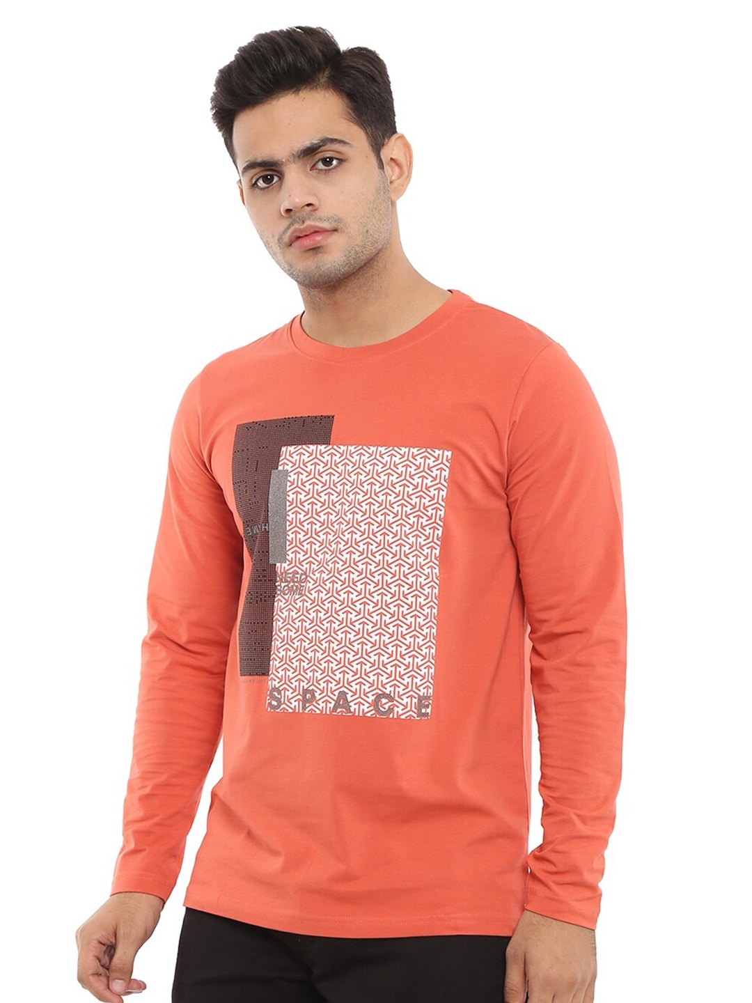 

V-Mart Men Coral & White Pure Cotton Typography Print Slim Fit T-shirt