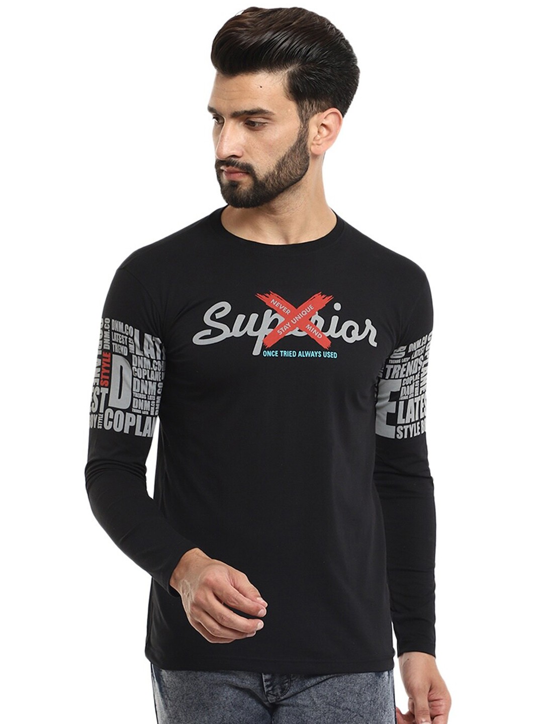 

V-Mart Men Black & White Pure Cotton Typography Print Slim Fit T-shirt