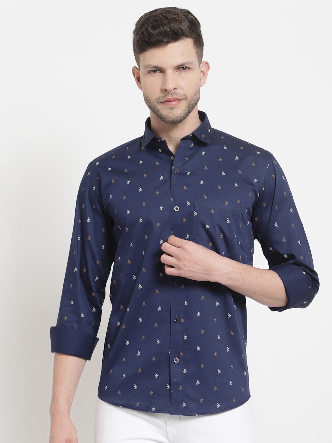 

Emerals Men Navy Blue & White Standard Printed Casual Shirt