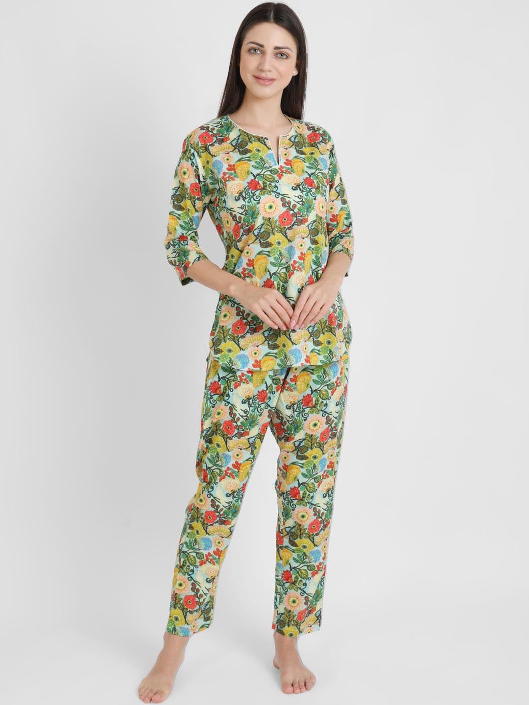 

KOOCHI POOCHI Women Blue & Green Printed Night suit