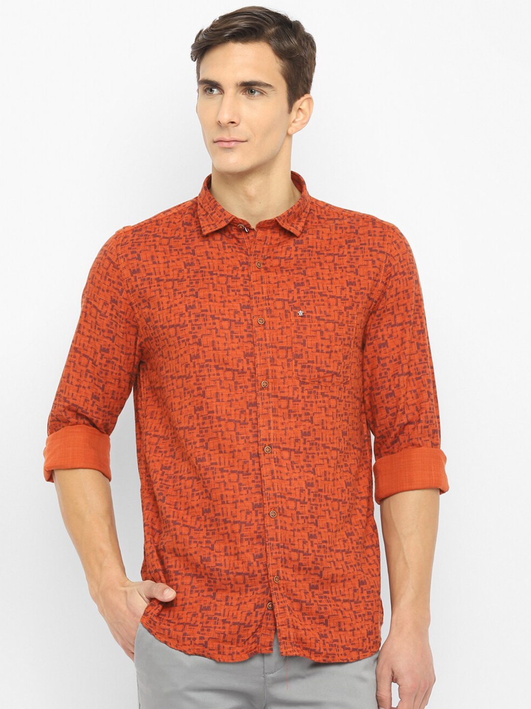 

Turtle Men Orange & Purple Pure Cotton Abstract Print Slim Fit Casual Shirt