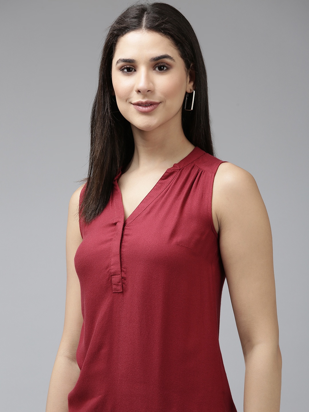 

Van Heusen Solid Sleeveless Regular Top With Gathers Detail, Maroon