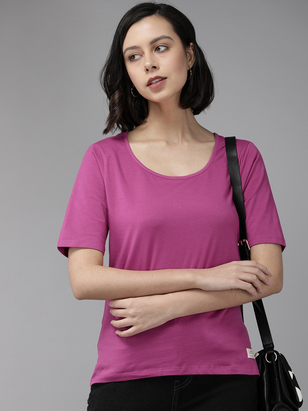 

Van Heusen Women Pink Solid Round Neck Top