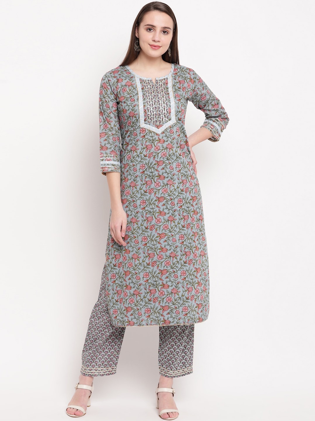 

Vbuyz Women Grey Floral Printed Panelled Pure Cotton Kurti with Trousers