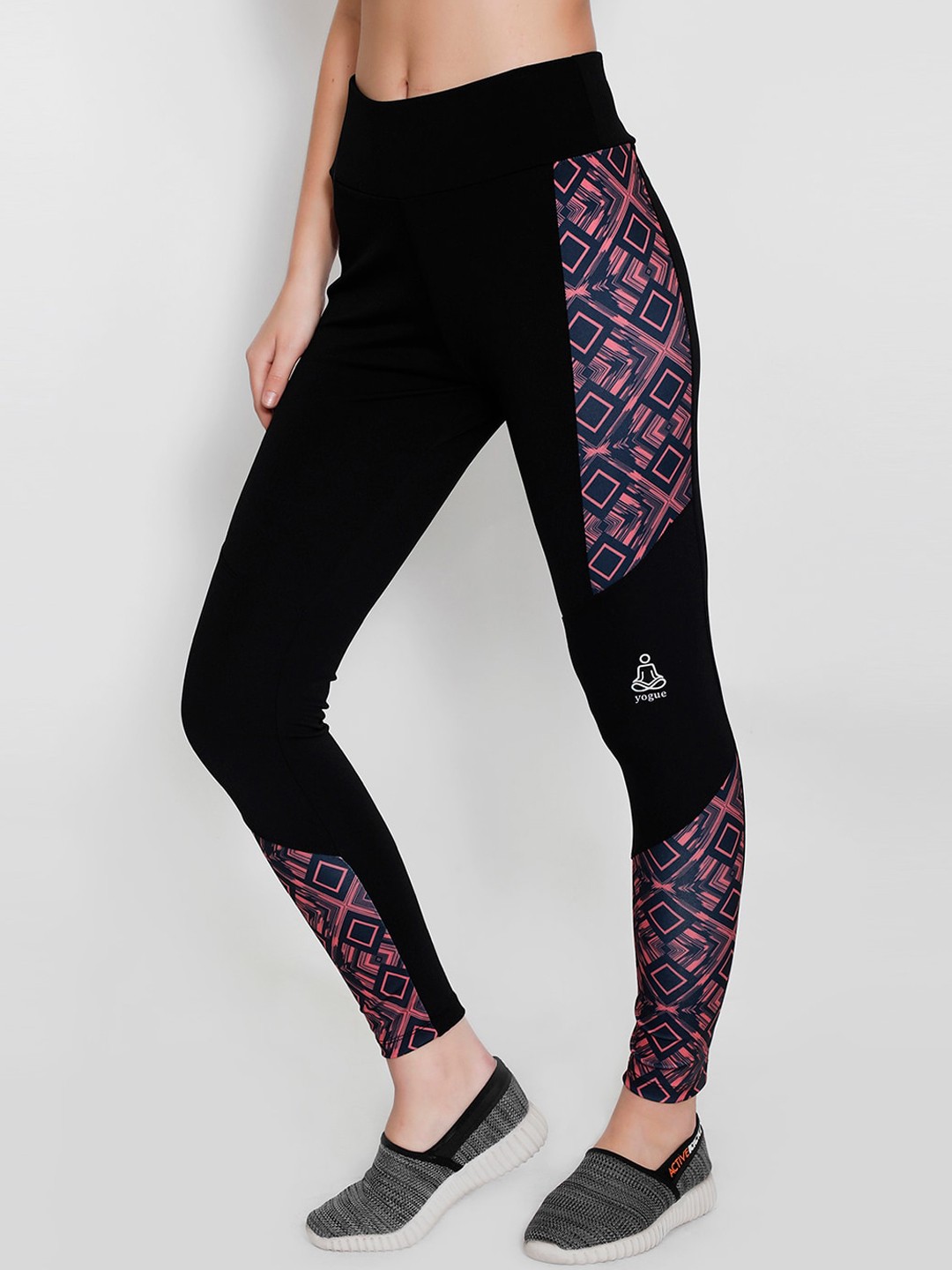 

Yogue Activewear Women Black & Pink Printed Tights