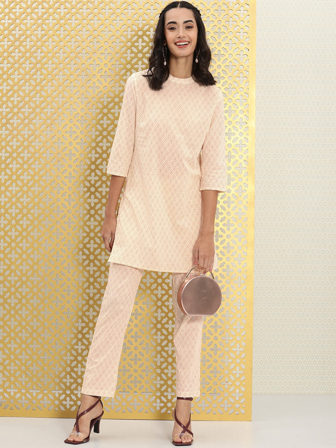 

Ode by House of Pataudi Women Cream-Coloured Printed Rozana Kurta with Trousers