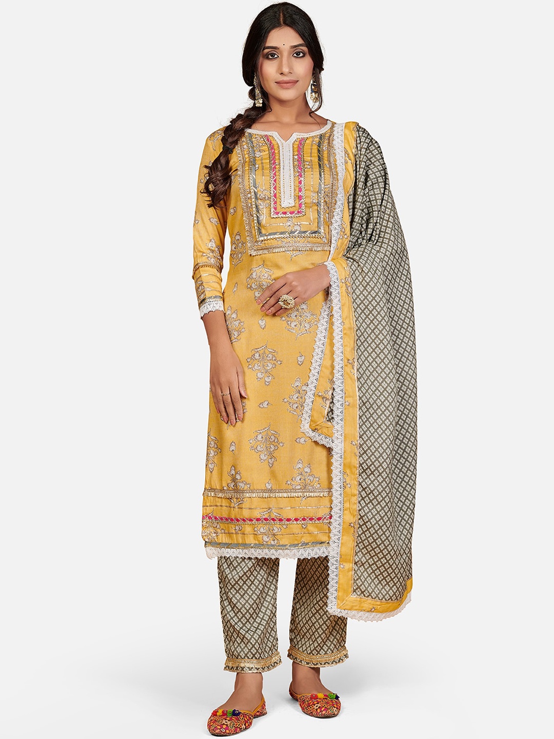

Vbuyz Women Yellow Floral Printed Lace Gotta Patti Kurta with Trousers & With Dupatta