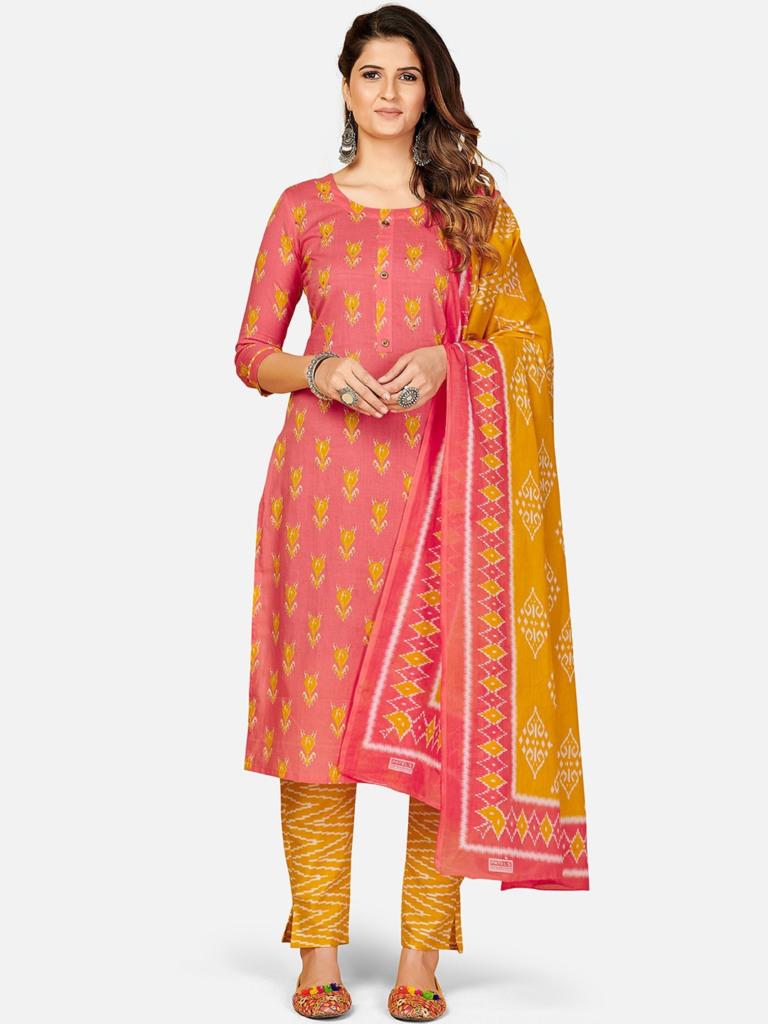 

Vbuyz Women Peach-Coloured Ethnic Motifs Printed Thread Work Pure Cotton Kurta with Trousers & With Dupatta