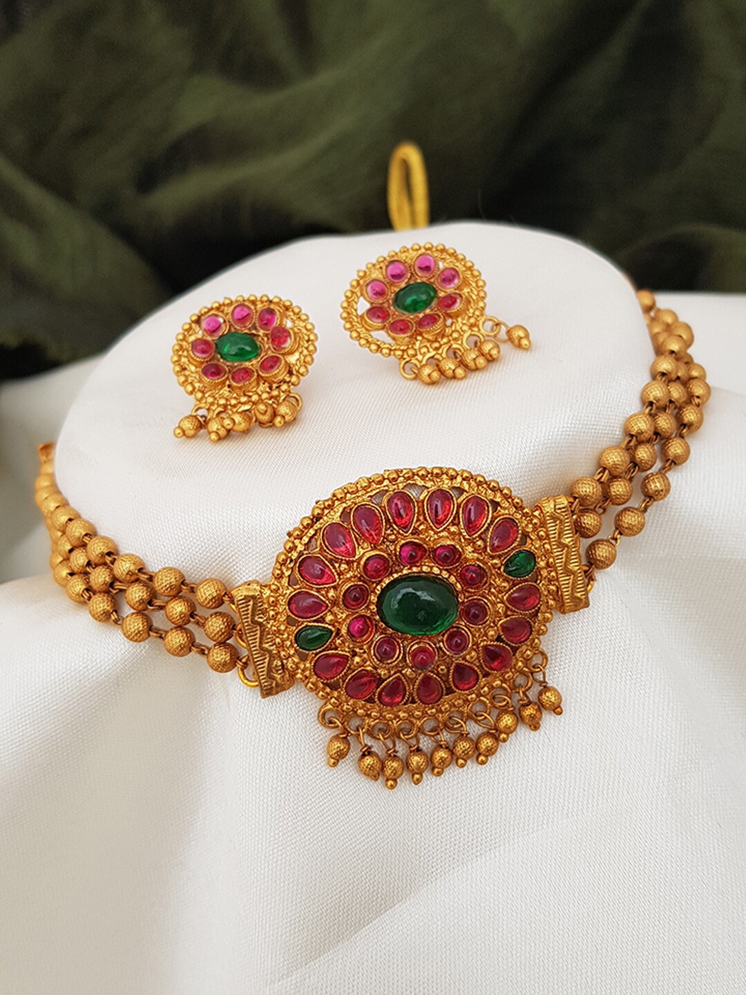 

GRIIHAM Gold-Plated AD-Studded Choker Jewellery Set