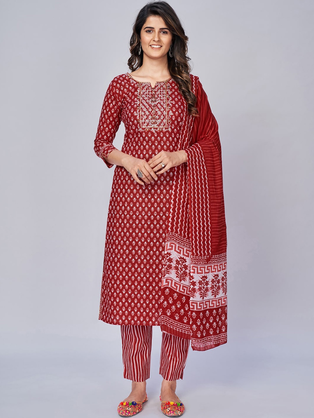 

Vbuyz Women Red Floral Printed Thread Work Pure Cotton Kurta with Trousers & With Dupatta