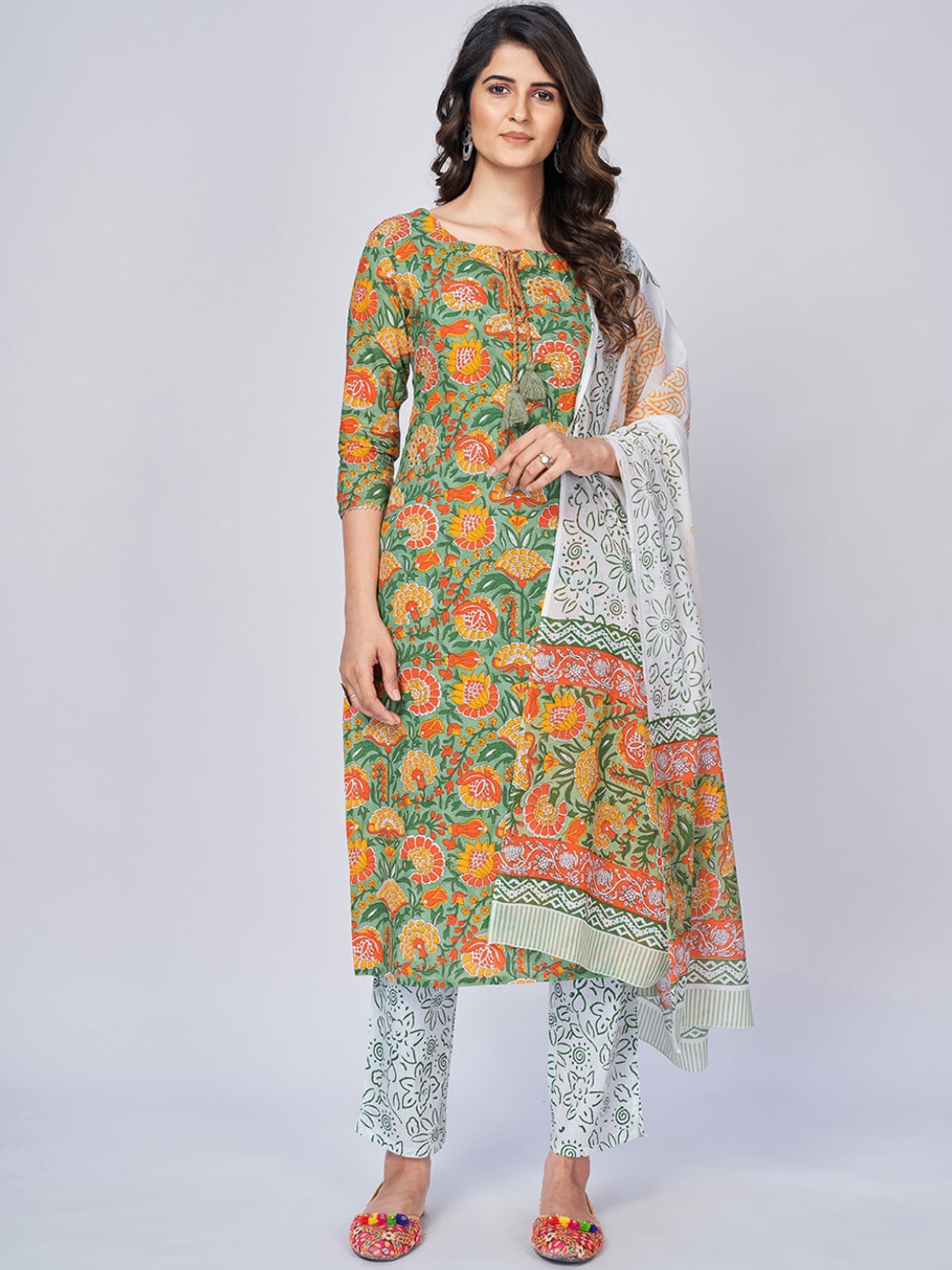 

KALINI Women Green Floral Printed Pure Cotton Kurta with Trousers & With Dupatta