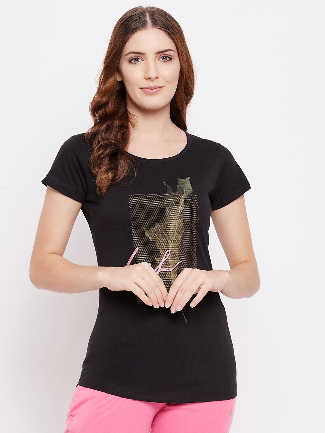 

THE MILLION CLUB Women Black & Gold-Toned Printed Cotton T-shirt