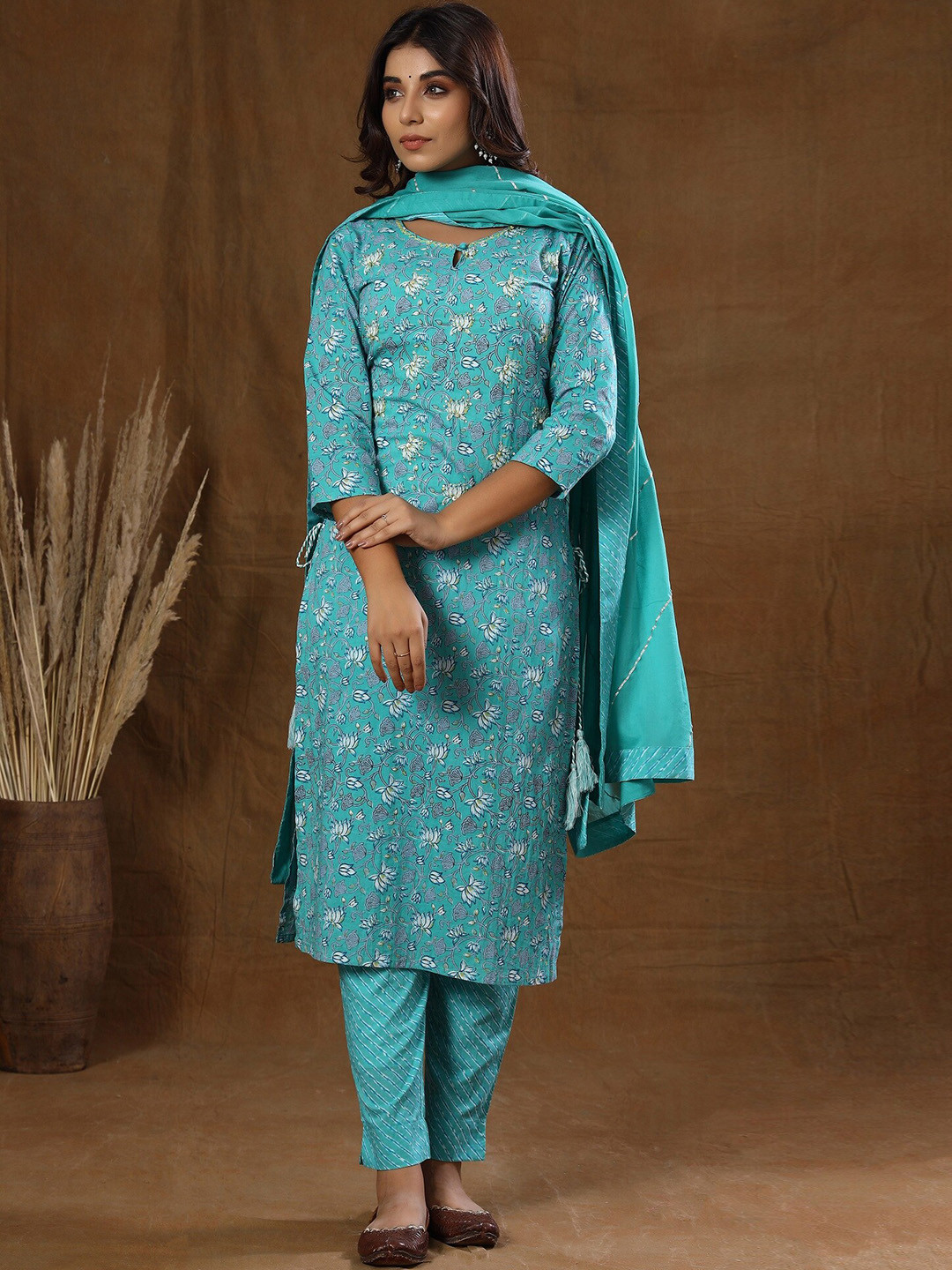

KAAJH Women Sea Green Ethnic Motifs Printed Pure Cotton Kurta with Trousers & With Dupatta