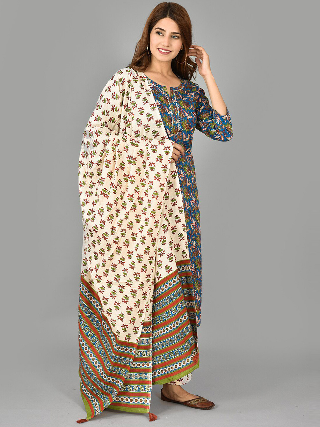 

KAAJH Women Blue & Cream-Coloured Screen Printed Pure Cotton Kurta with Trousers & Dupatta