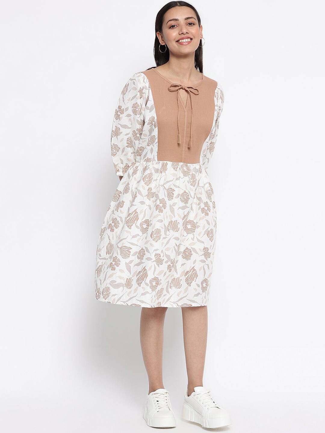 

Fabindia Women White Floral Print Puff Sleeves Cotton Dress
