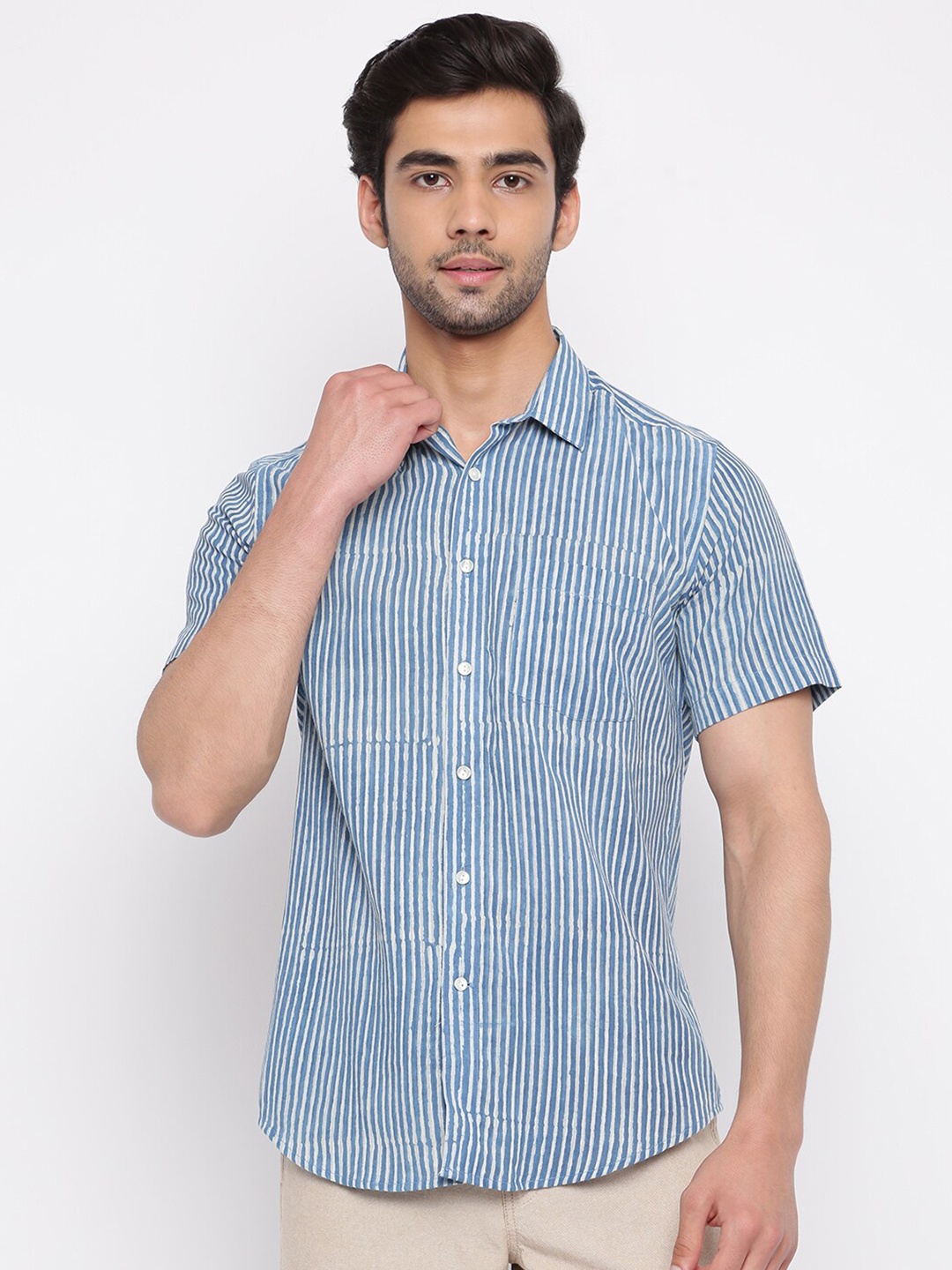 

Fabindia Men Blue & White Slim Fit Vertical Striped Cotton Casual Shirt