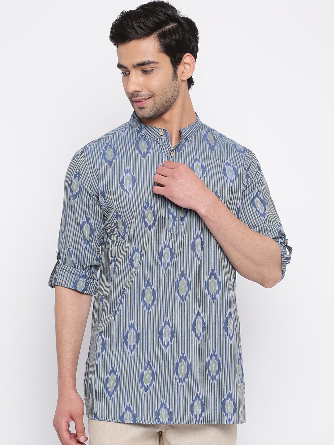 

Fabindia Men Blue & Off White Ikat Slim Fit Cotton Casual Shirt