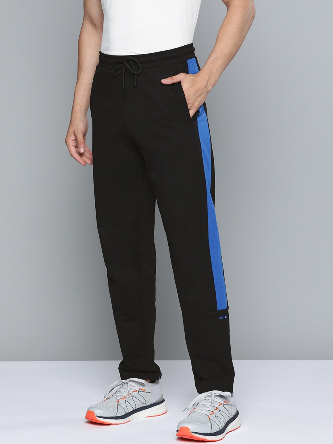 

Alcis Men Black & Blue Colourblocked Track Pants